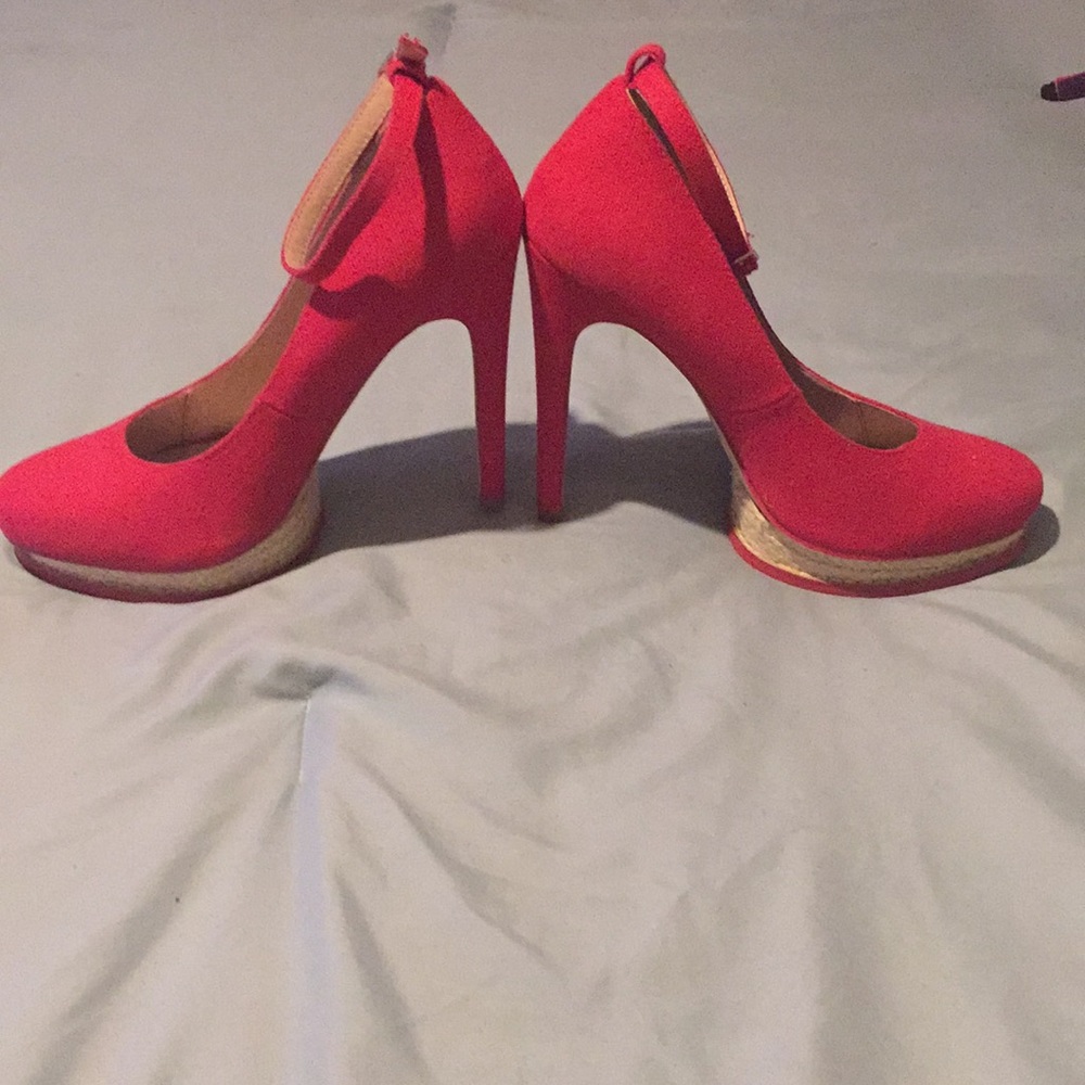 Red heels - Picture 7 of 8